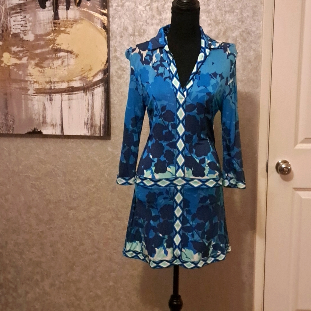 BCBGMaxAZRIA slinky dress in Small. Super fun and sexy. No ironing needed.